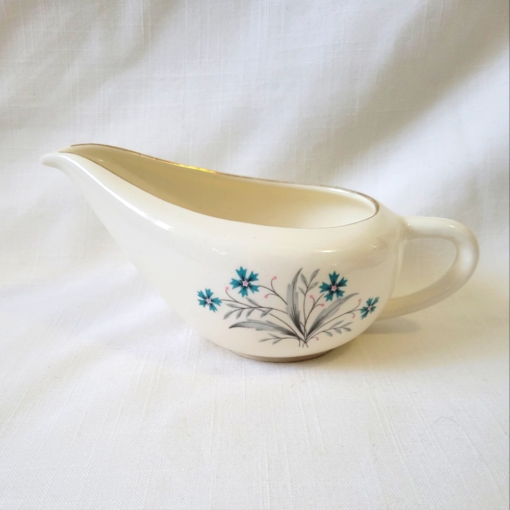 Vintage SCIO Hampton 8oz Gravy Boat with Beautiful Blue Floral Pattern